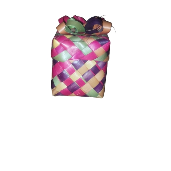 Handmade multicolor Palm Leaf rosary with multicolor Palm Leaf Gift box UGC - Picture 5 of 8